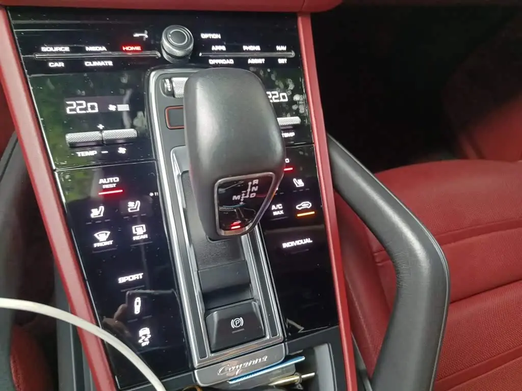 Porsche Cayenne 2020 — Şəkil 15/20
