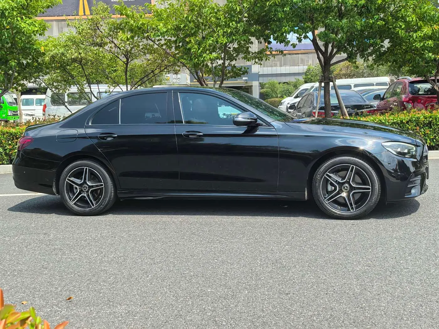 Mercedes-Benz E-Class 2021 — Şəkil 16/17
