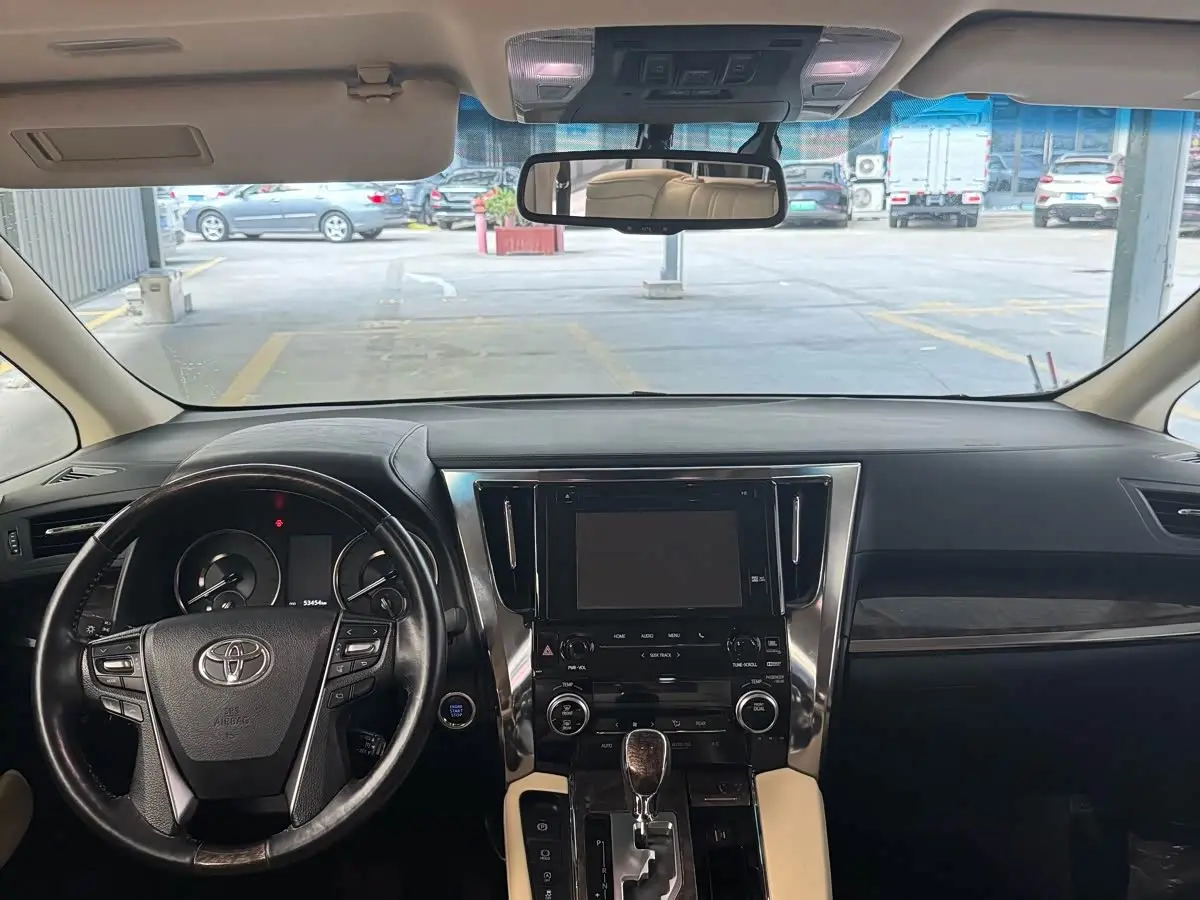 Toyota Alphard 2019 — Photo 5/9