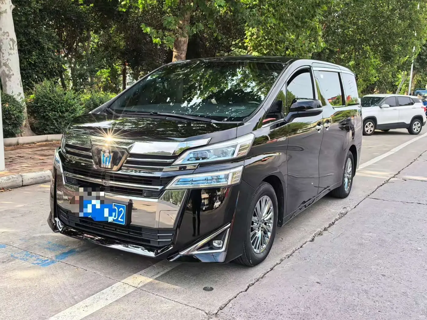 Toyota Vellfire 2020 — Photo 2/6