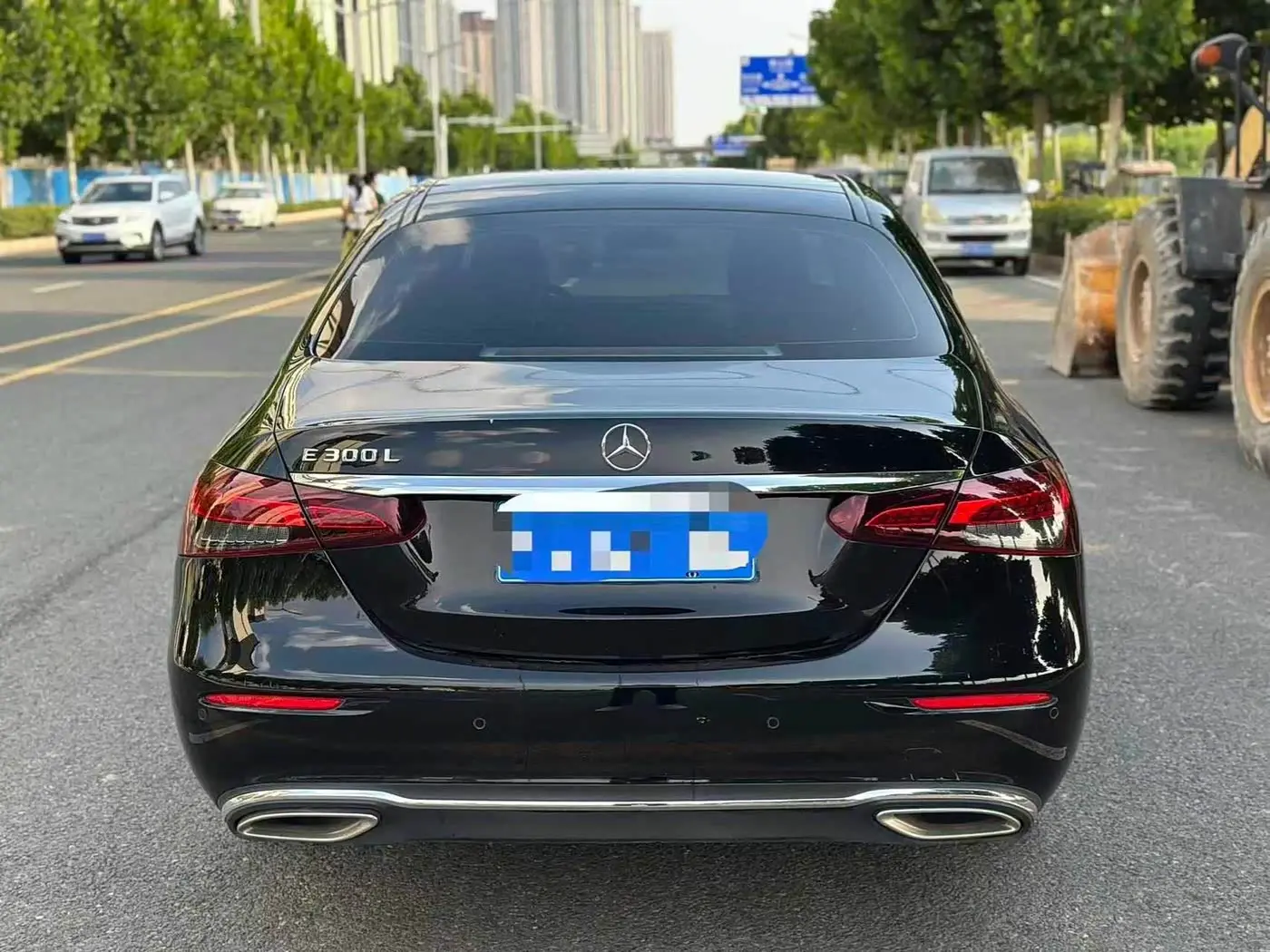 Mercedes-Benz E-Class 2023 — Фото 8/9