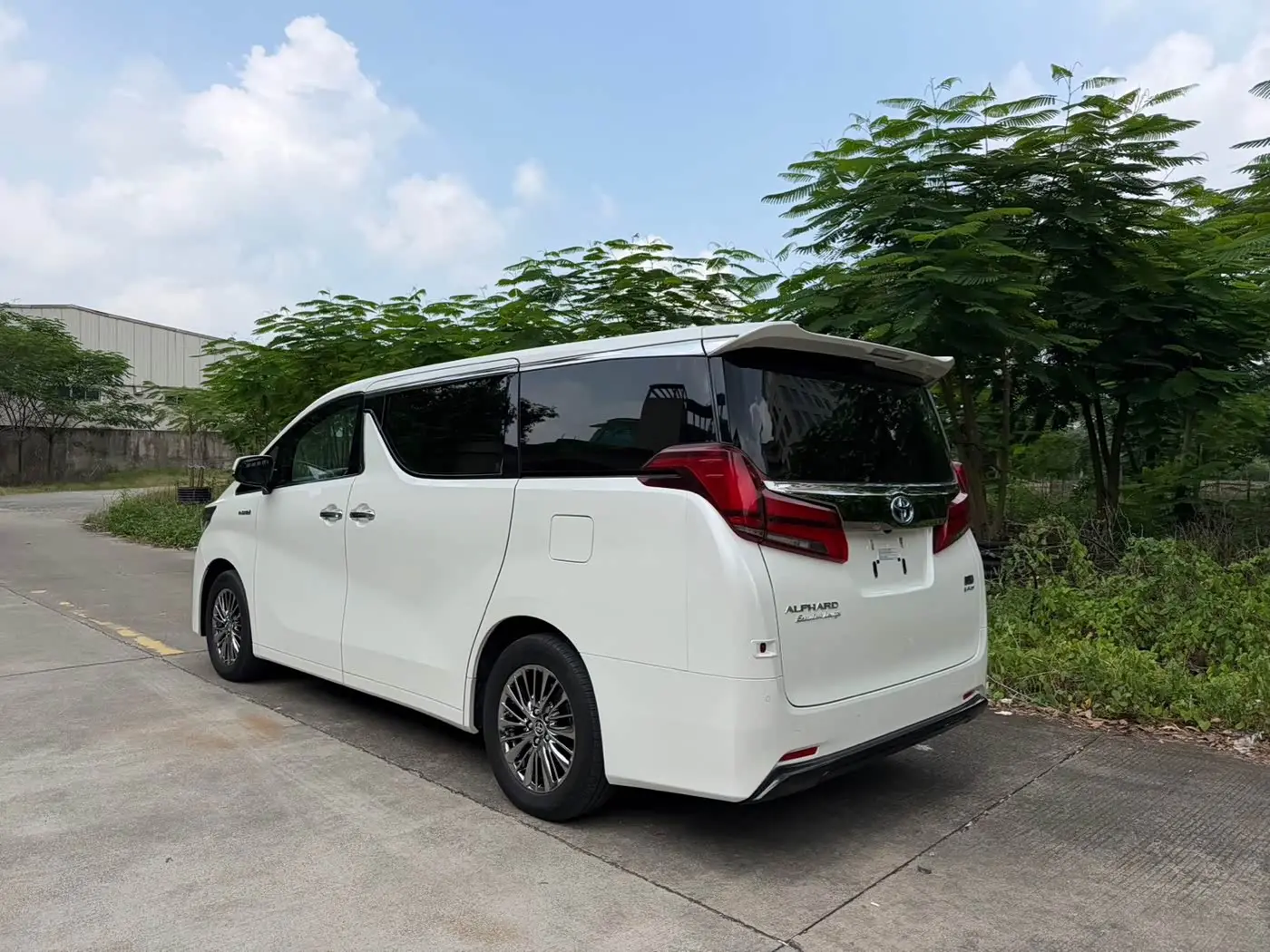 Toyota Alphard 2020 — Photo 5/20