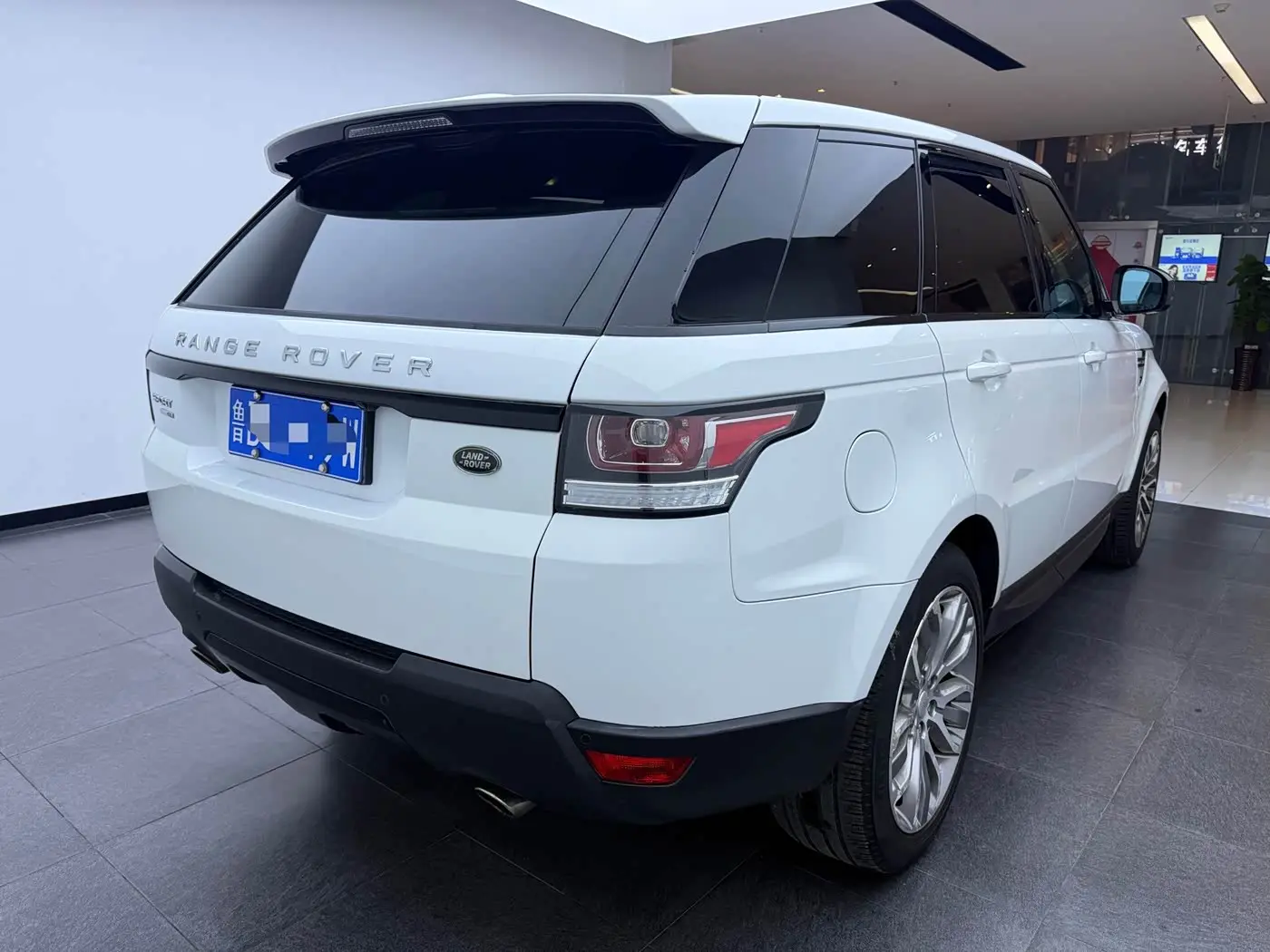 Land Rover Range Rover Sport 2013 — Photo 7/9