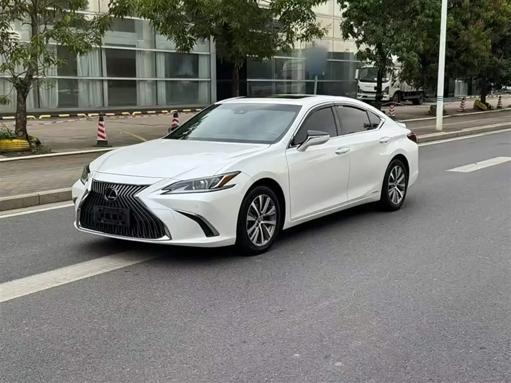 Lexus ES, 2018