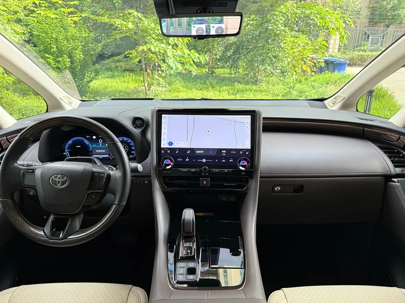 Toyota Alphard 2023 — Şəkil 12/17