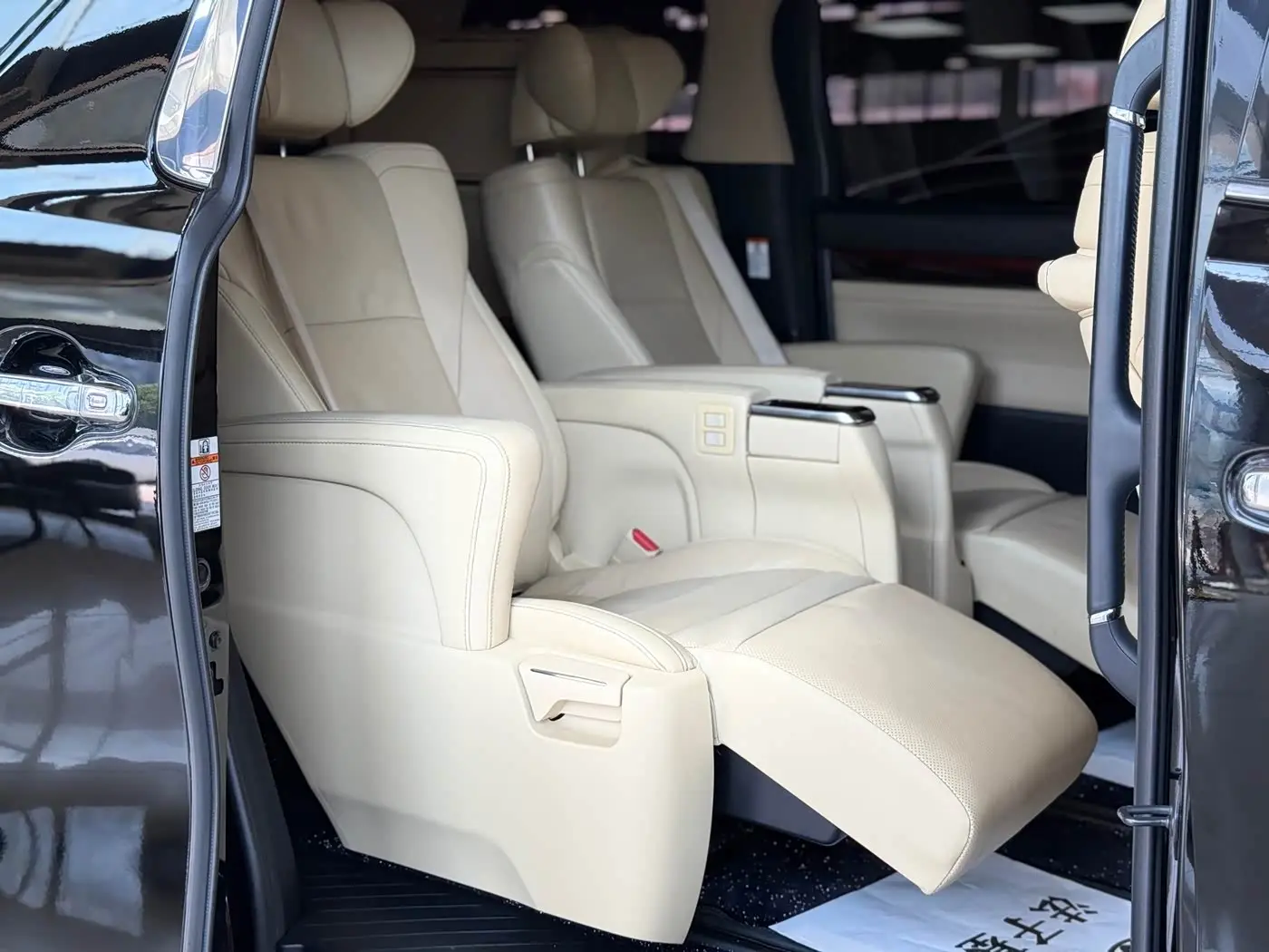 Toyota Alphard 2018 — Фото 14/20