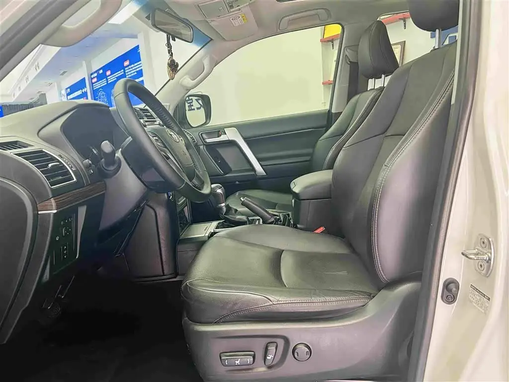 Toyota Prado 2020 — Photo 19/20