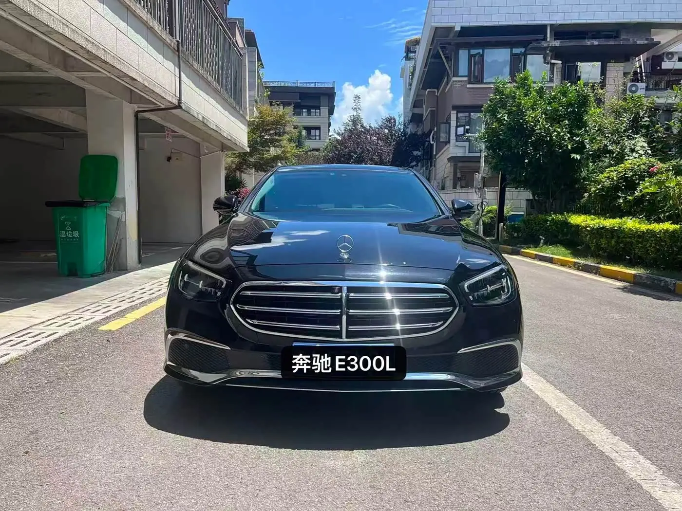 Mercedes-Benz E-Class 2021 — Photo 1/15