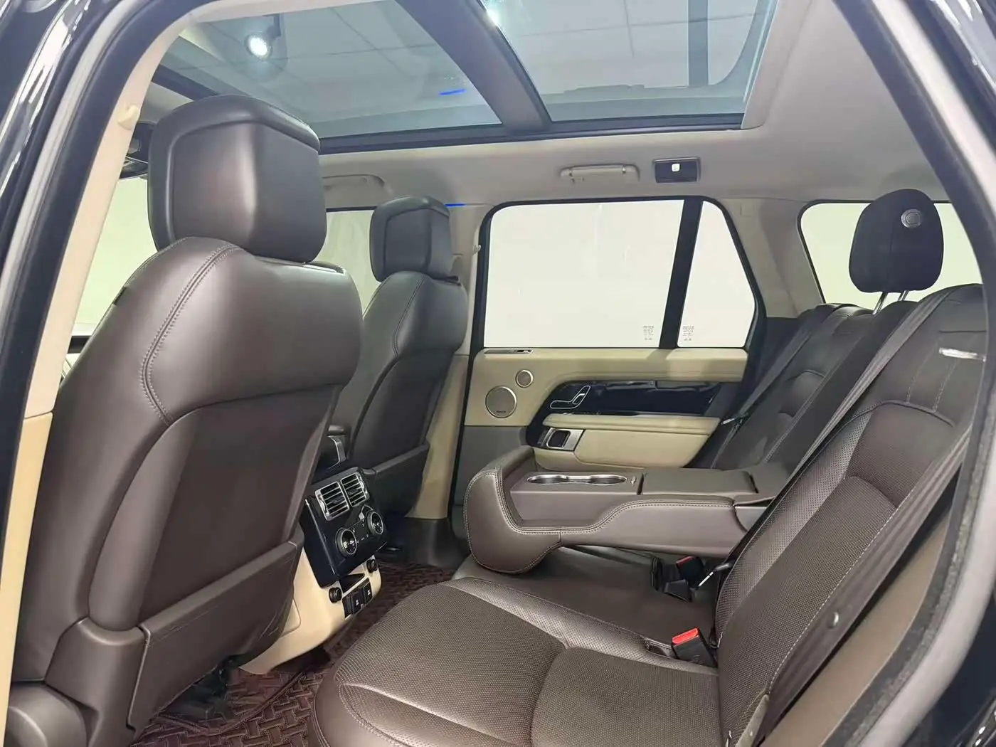 Land Rover Range Rover 2019 — Photo 6/13