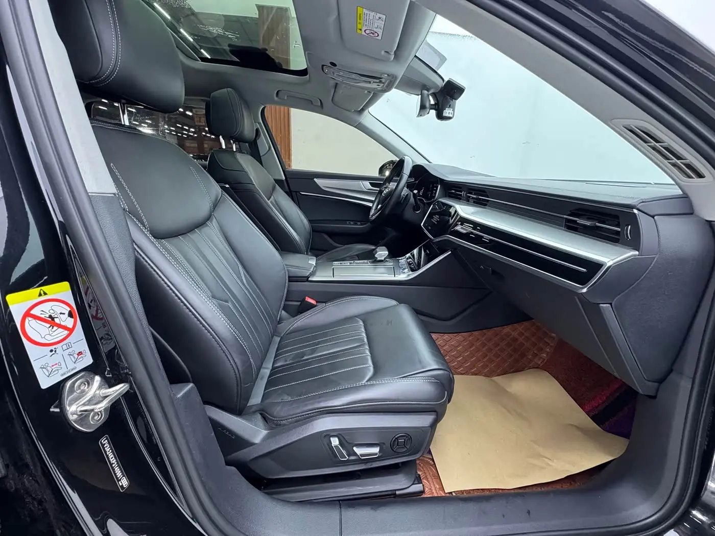 Audi A6L 2023 — Photo 13/17