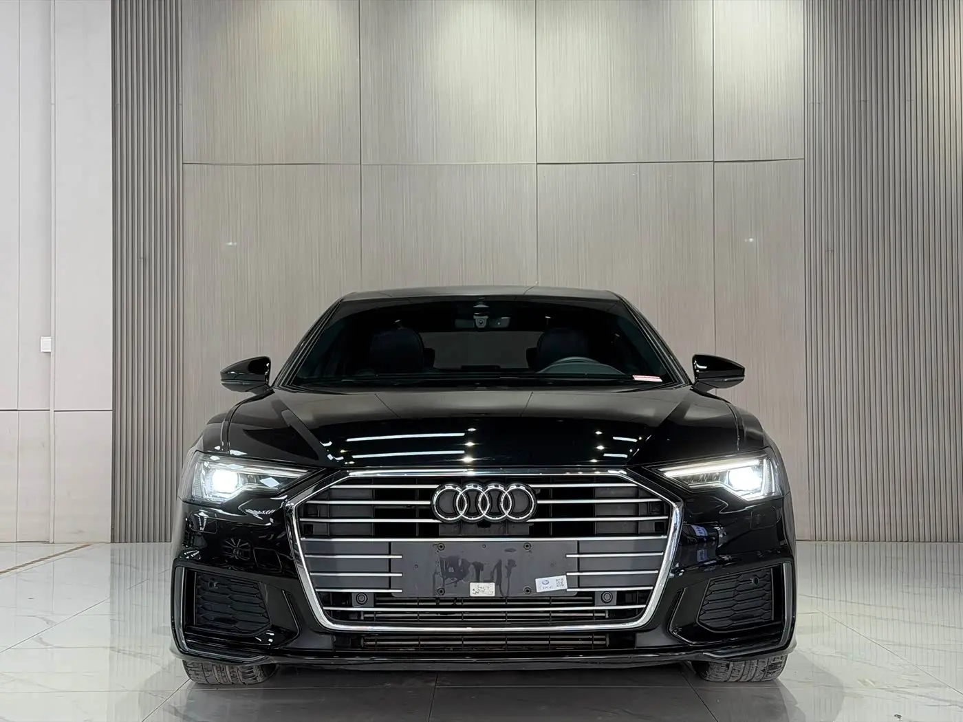 Audi A6L 2021 — Фото 2/15