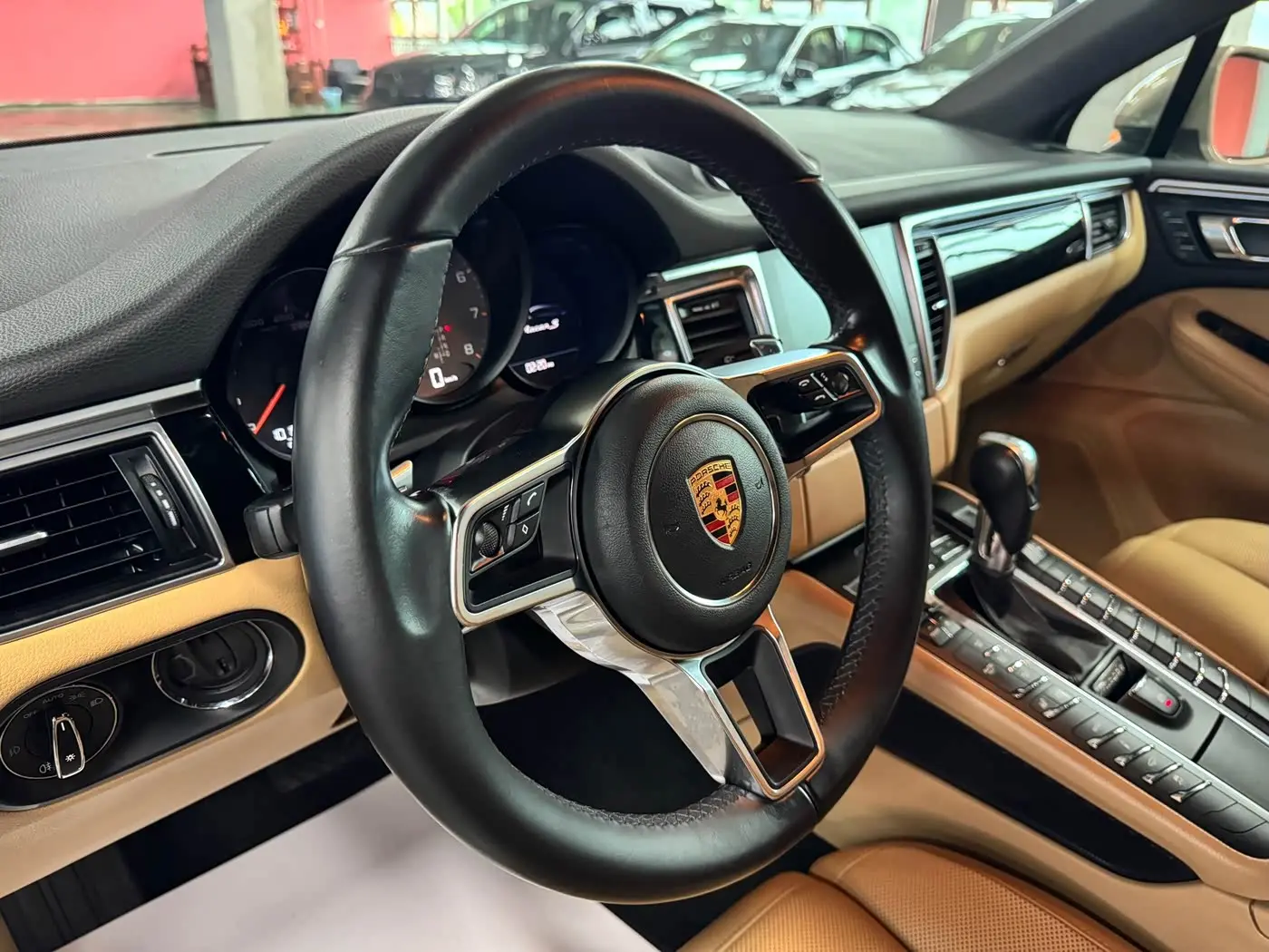 Porsche Macan 2017 — Фото 20/20