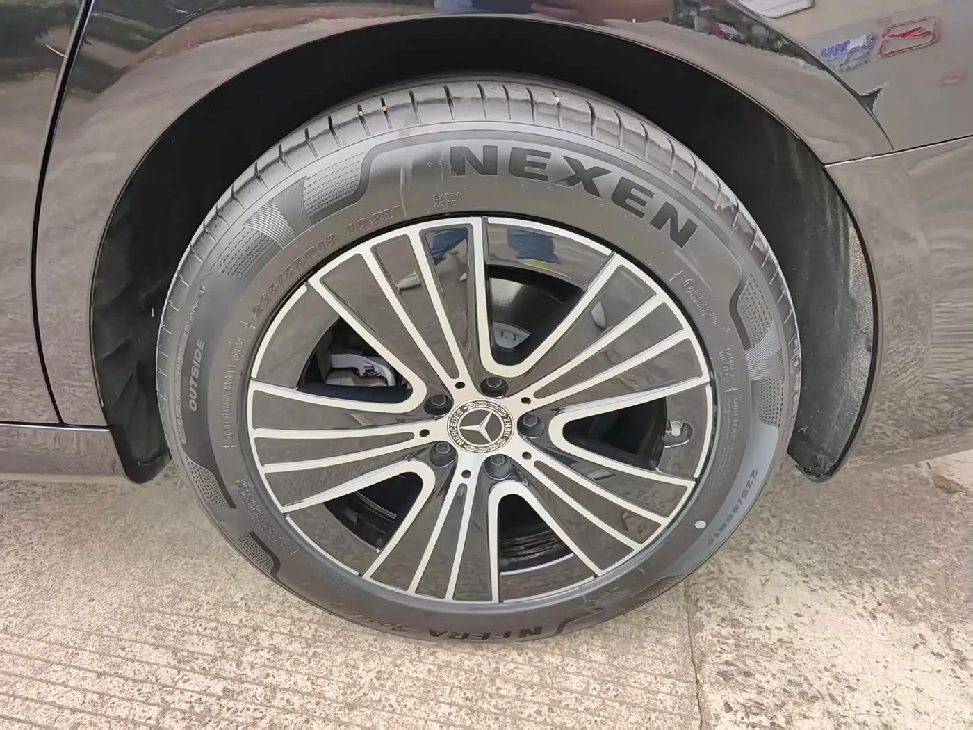 Mercedes-Benz E-Class 2025 — Photo 16/20