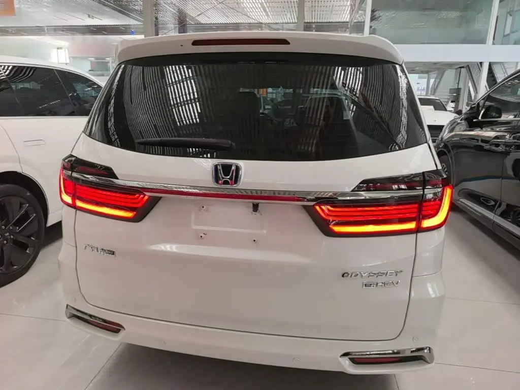 Honda Odyssey 2023 — Фото 6/20