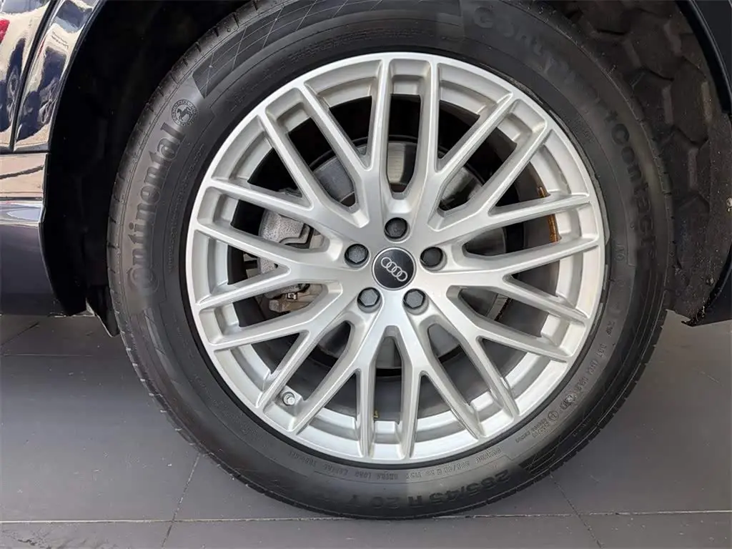 Audi Q7 2018 — Photo 13/13