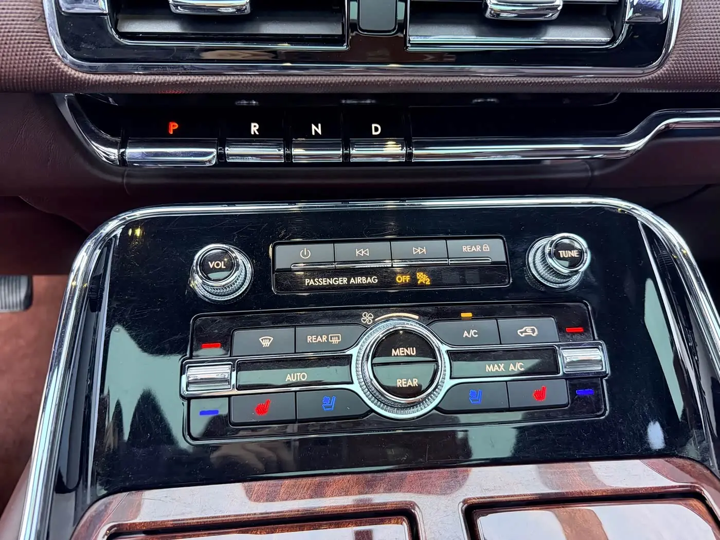 Lincoln Navigator 2018 — Şəkil 16/20