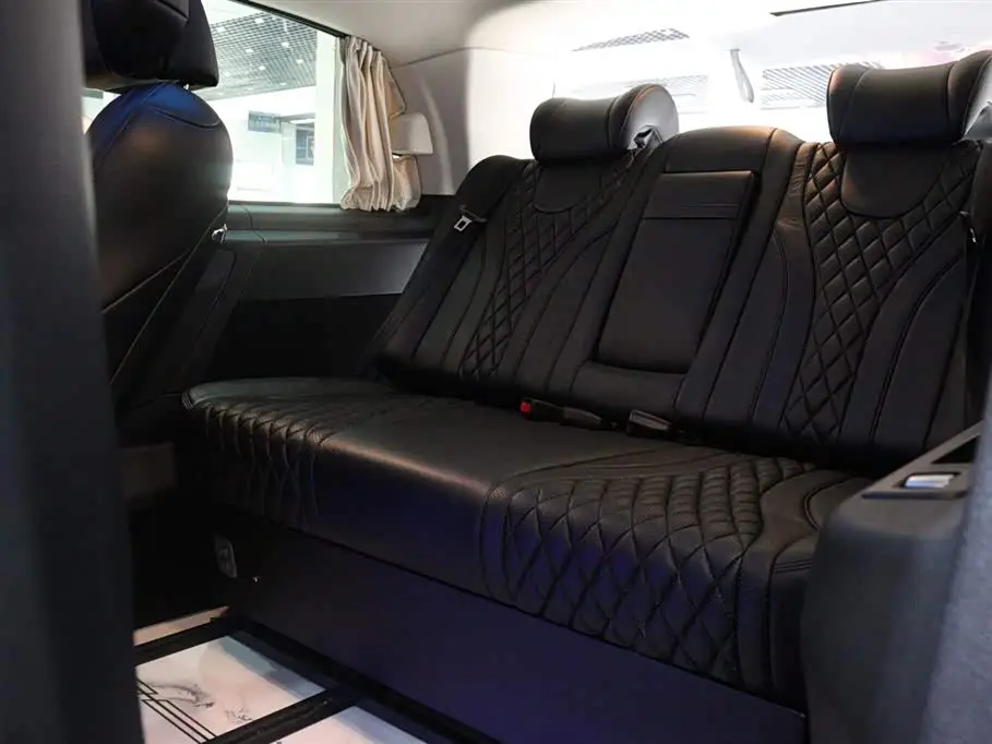 Mercedes-Benz Vito 2023 — Photo 16/20
