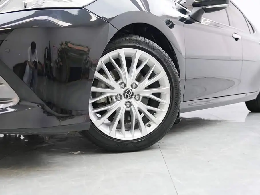 Toyota Camry 2019 — Photo 3/19