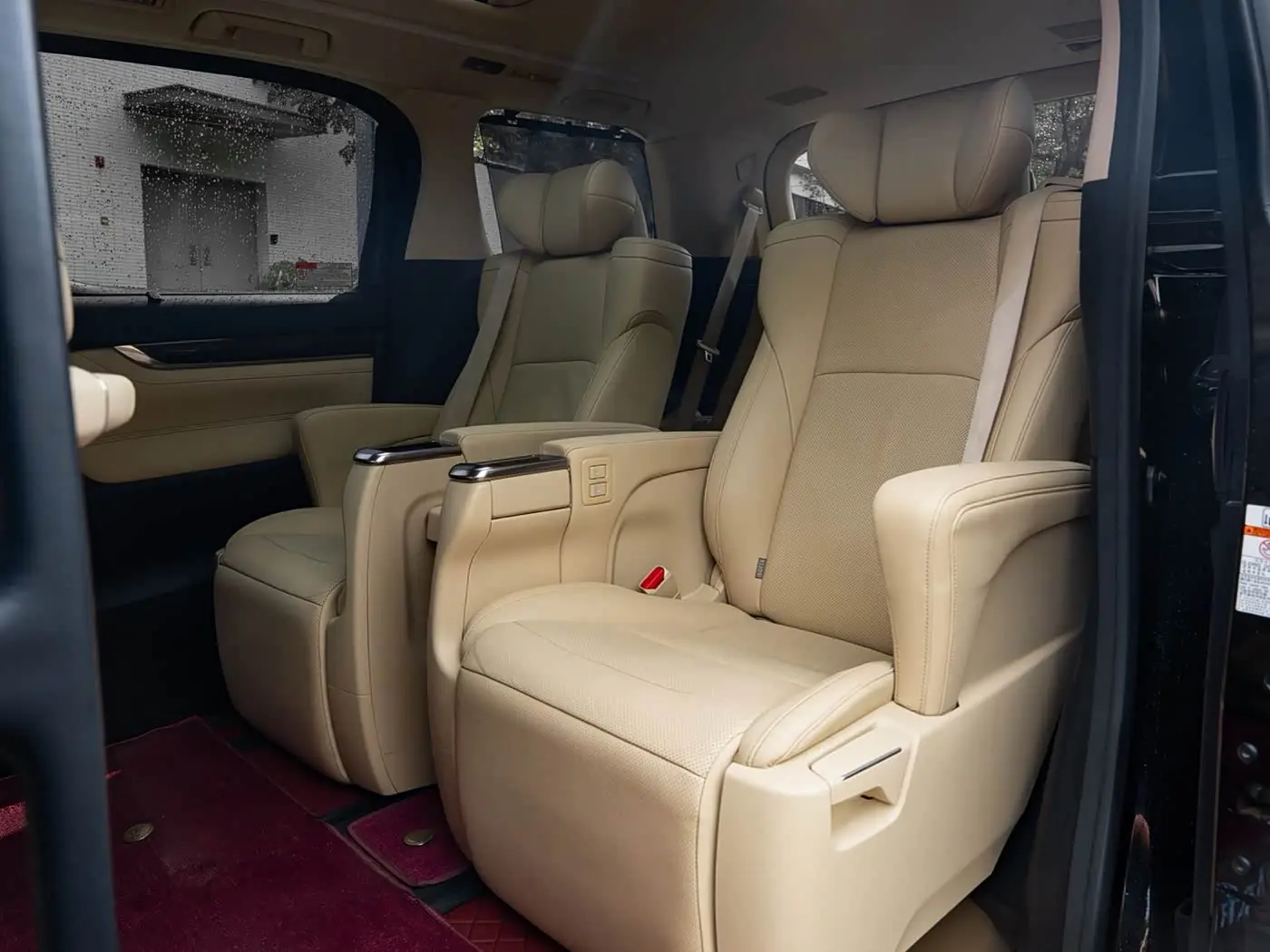 Toyota Alphard 2016 — Photo 5/18
