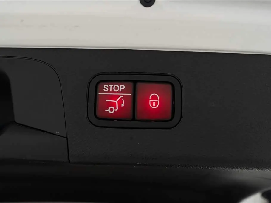 Mercedes-Benz GLC 2020 — Photo 17/20