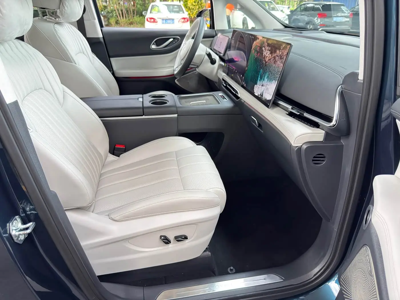 Voyah Auto Voyah Dreamer 2025 — Photo 8/17