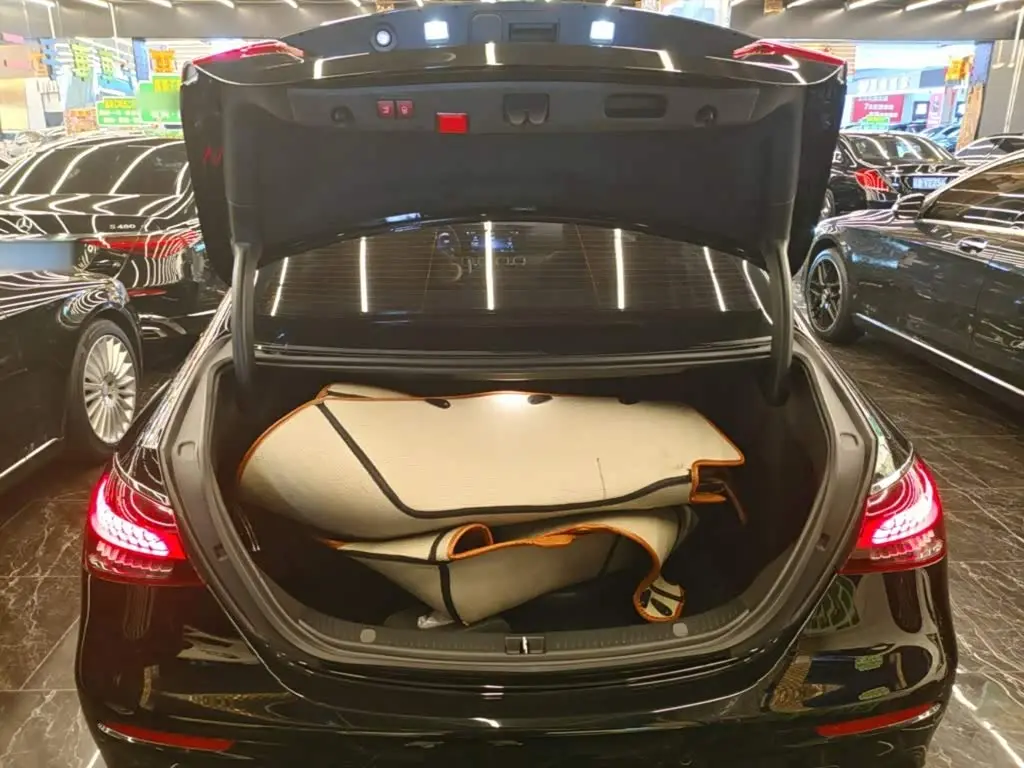 Mercedes-Benz E-Class 2022 — Фото 19/20