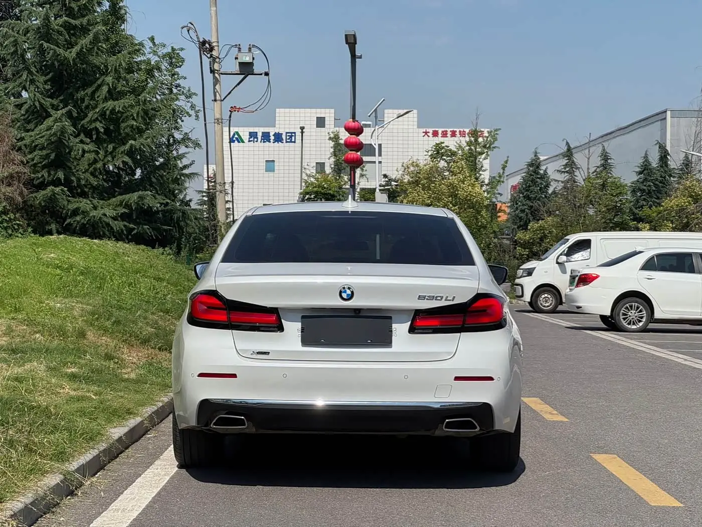 BMW 5 Series 2023 — Photo 15/18