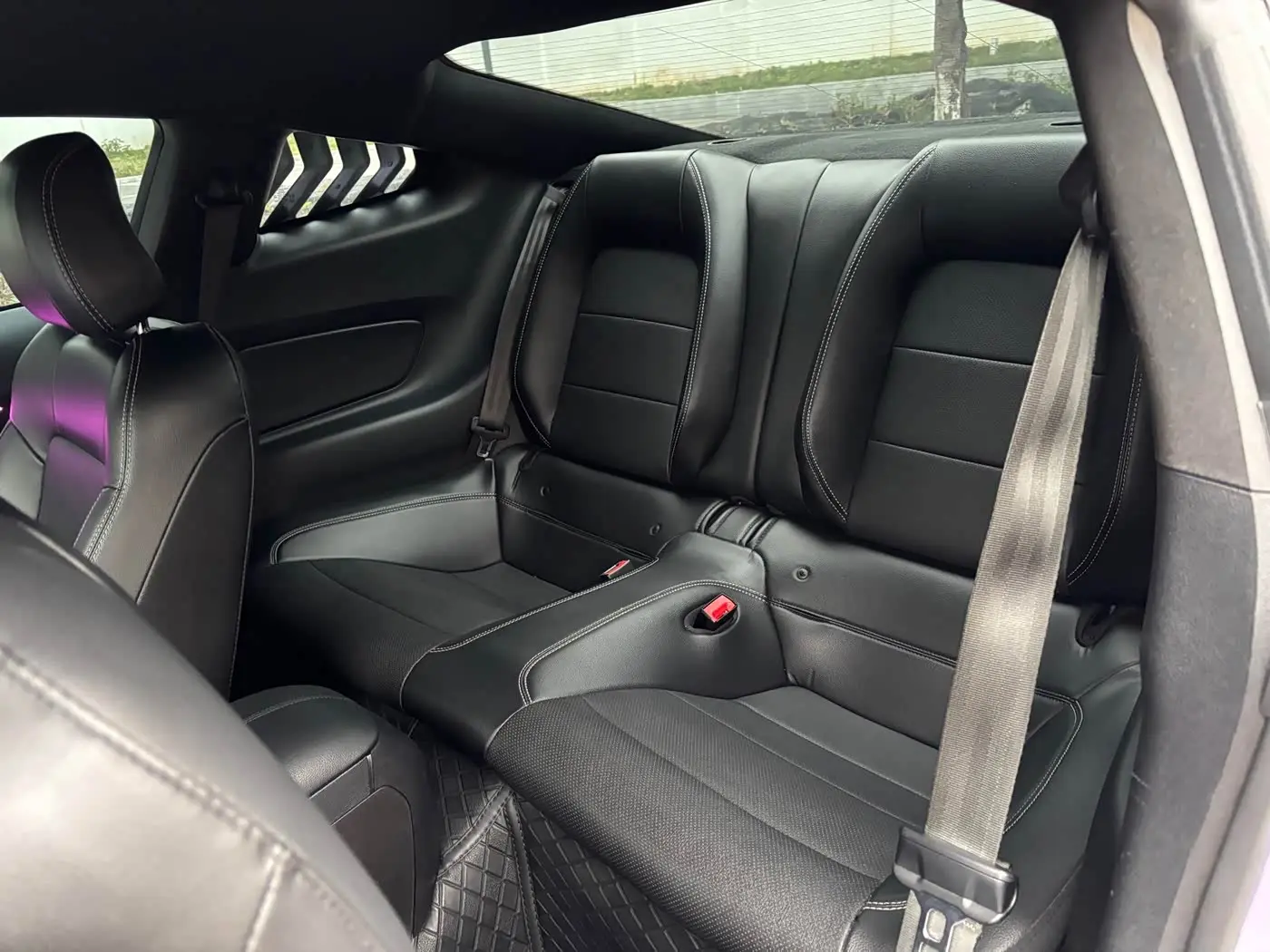 Ford Mustang 2021 — Photo 7/9