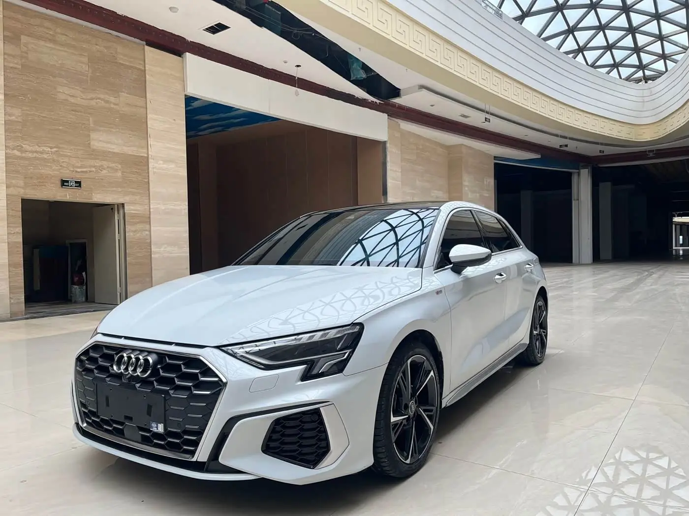Audi A3 2023 — Photo 1/10