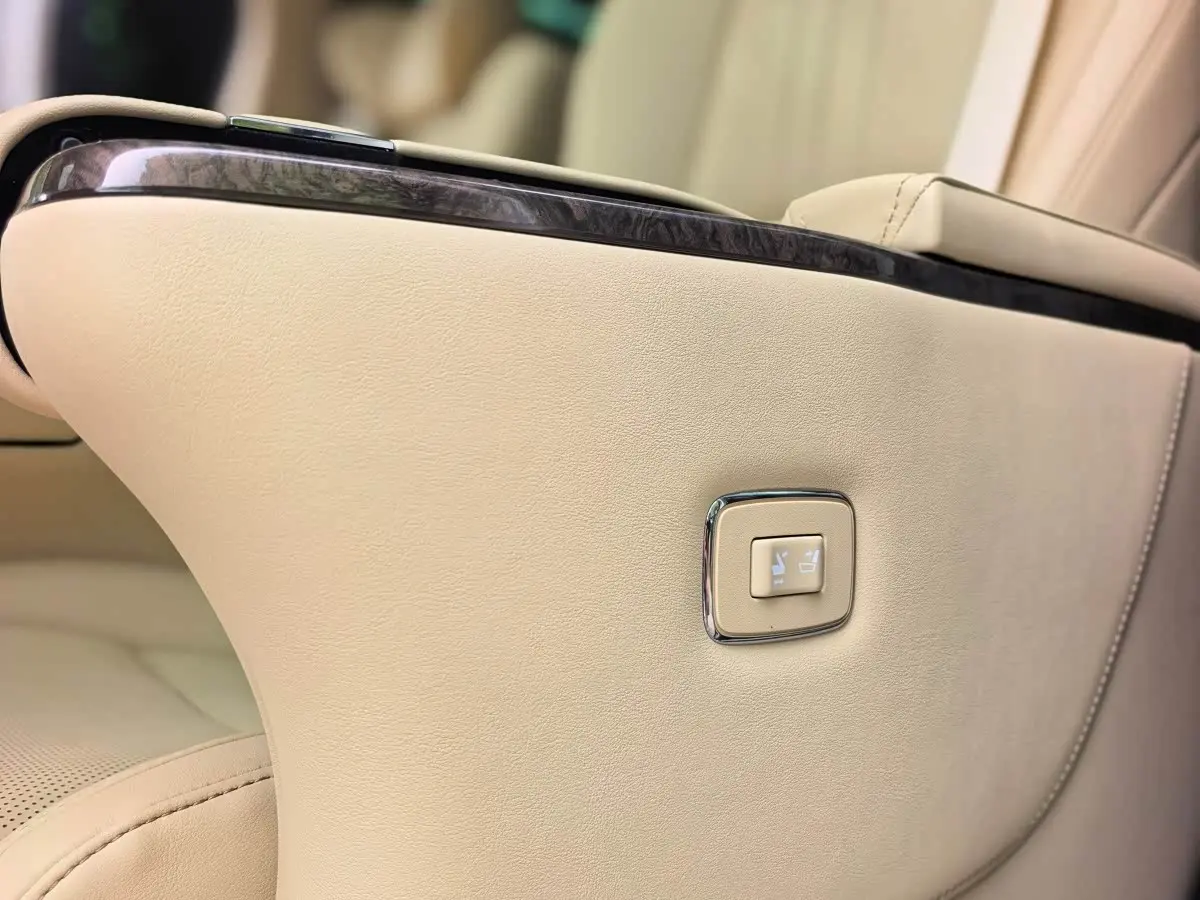 Toyota Vellfire 2021 — Photo 11/20