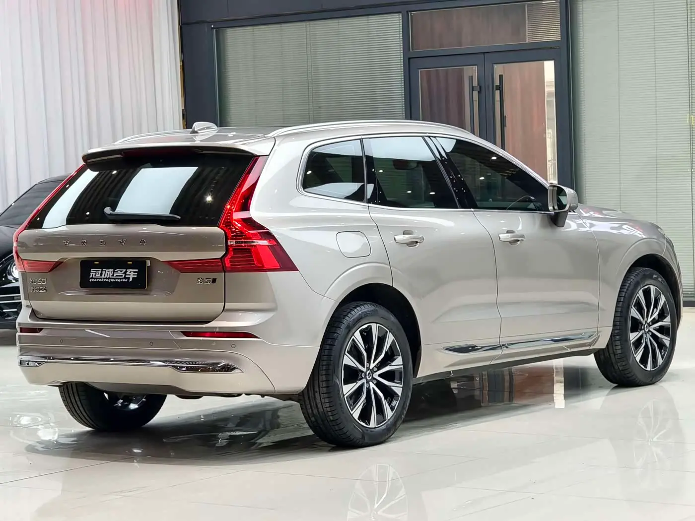 Volvo XC60 2025 — Photo 4/13