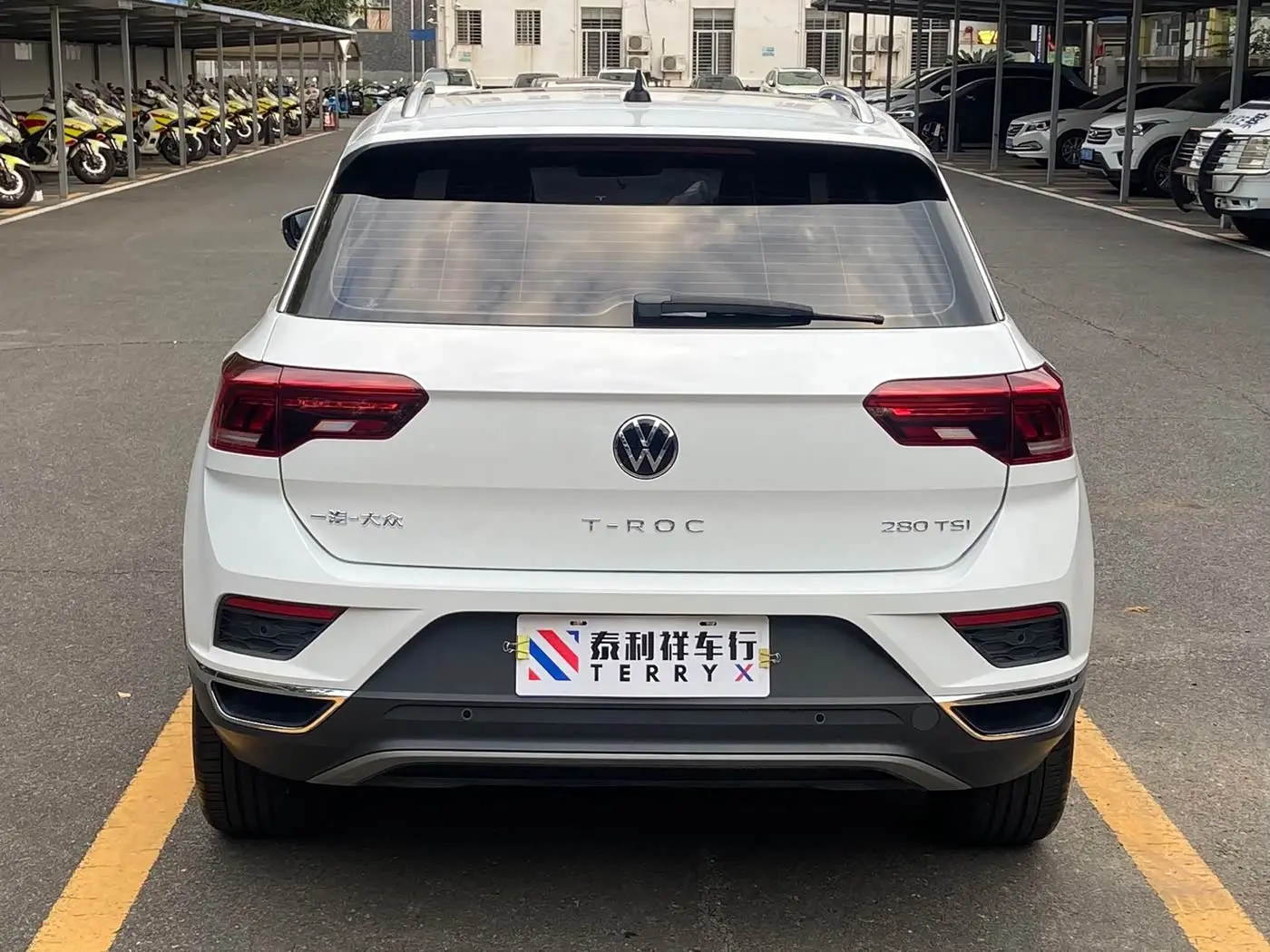 Volkswagen T-ROC 2023 — Photo 5/16