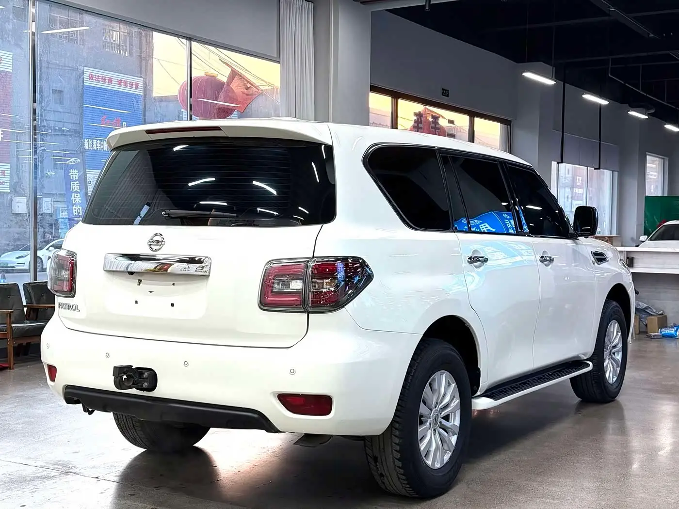 Nissan Patrol 2018 — Photo 16/18