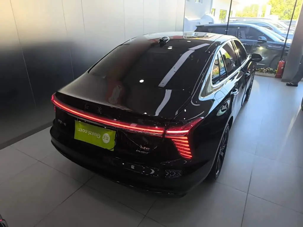 Hongqi H5 PHEV 2026 — Şəkil 7/20