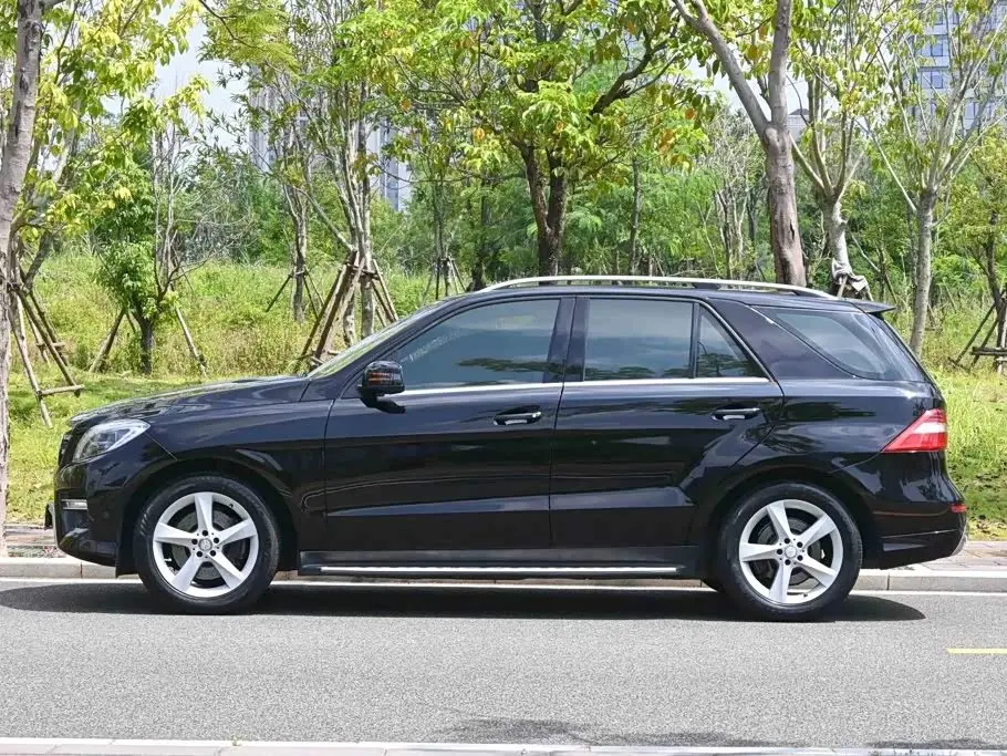 Mercedes-Benz M-Class 2015 — Photo 2/8