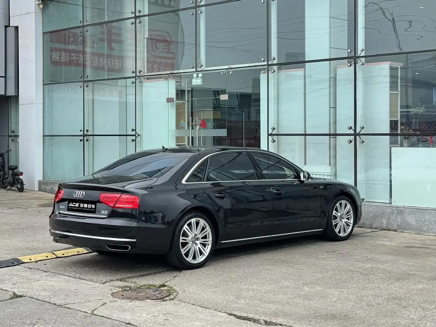 Audi A8 2011 — ფოტო 4/20