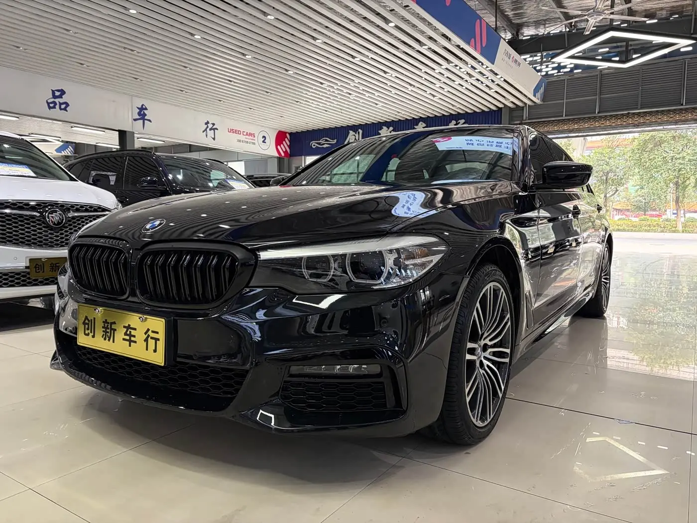 BMW 5 Series 2019 — Photo 1/14