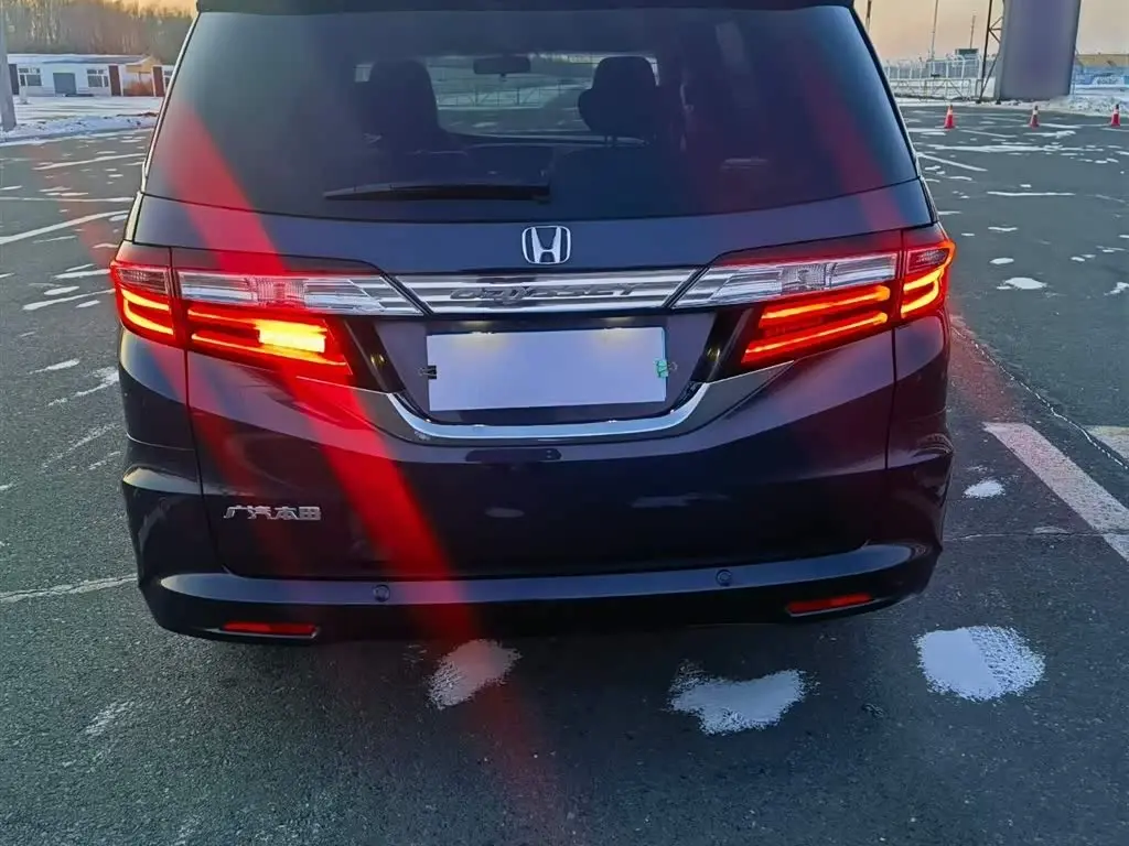 Honda Odyssey 2015 — Photo 5/11