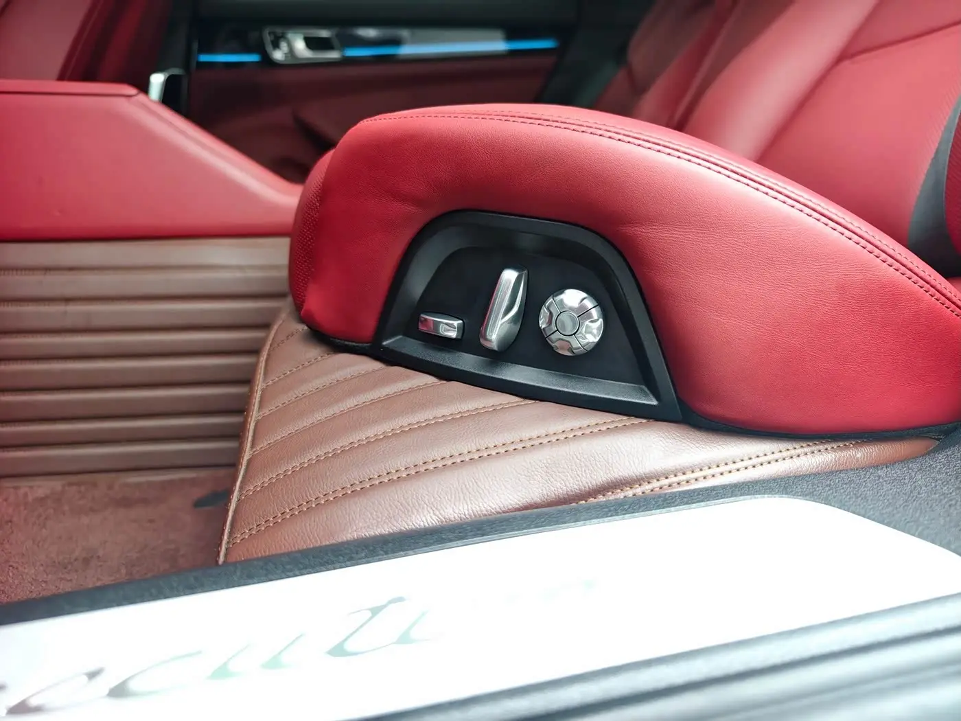 Porsche Panamera 2020 — Photo 16/16