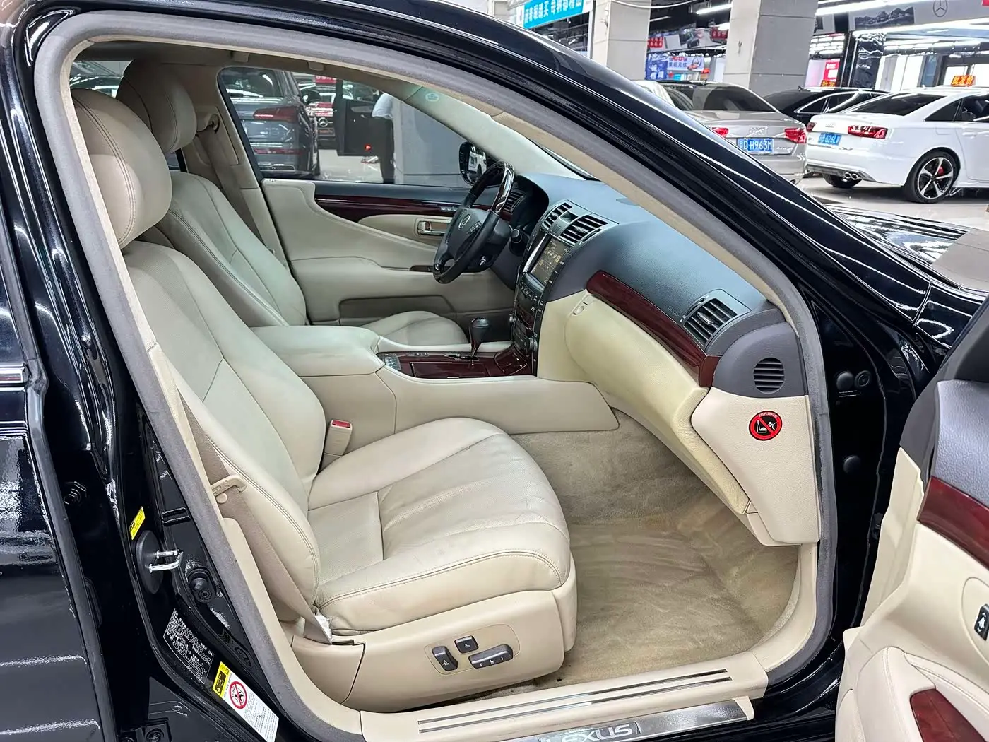 Lexus LS 2007 — Photo 15/20