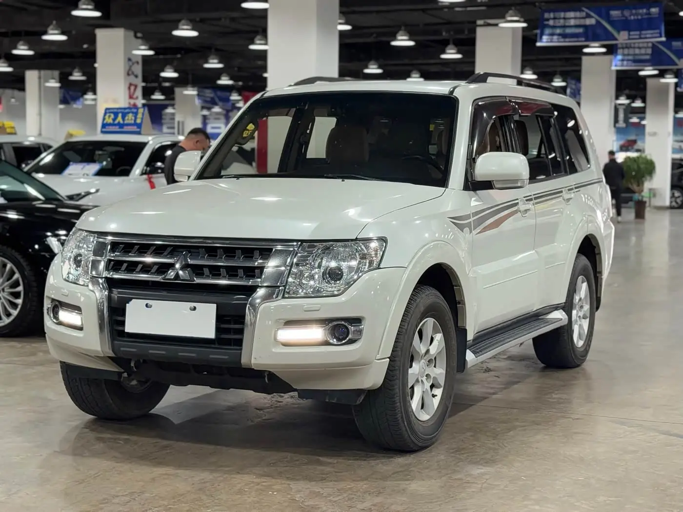 Mitsubishi Pajero 2018 — Фото 3/9