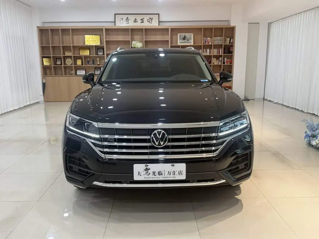 Volkswagen Touareg 2022 — Photo 10/20