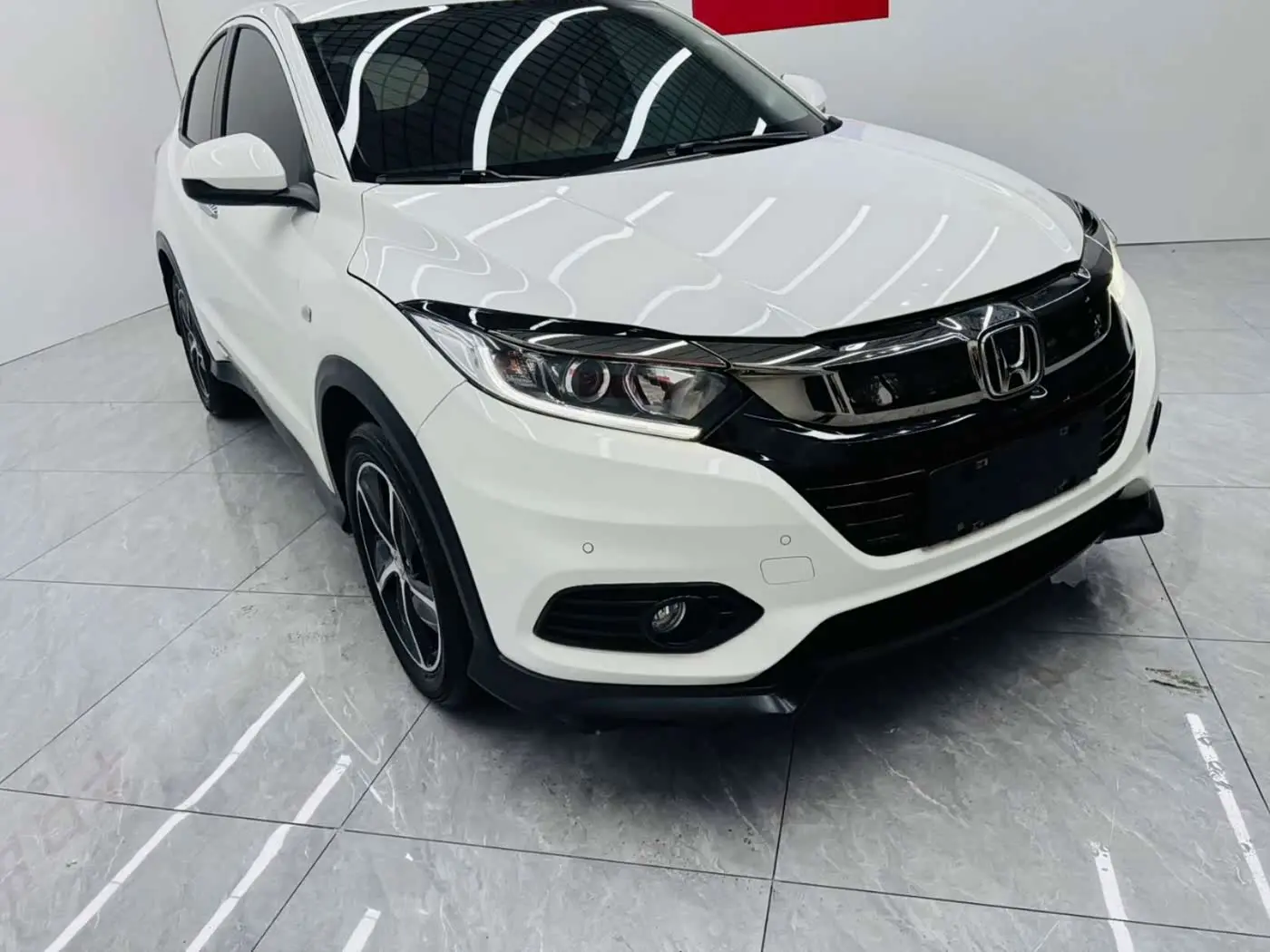 Honda Vezel 2022 — Photo 3/13