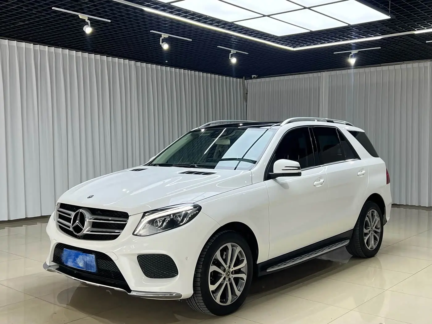 Mercedes-Benz GLE 2018 — Фото 1/19