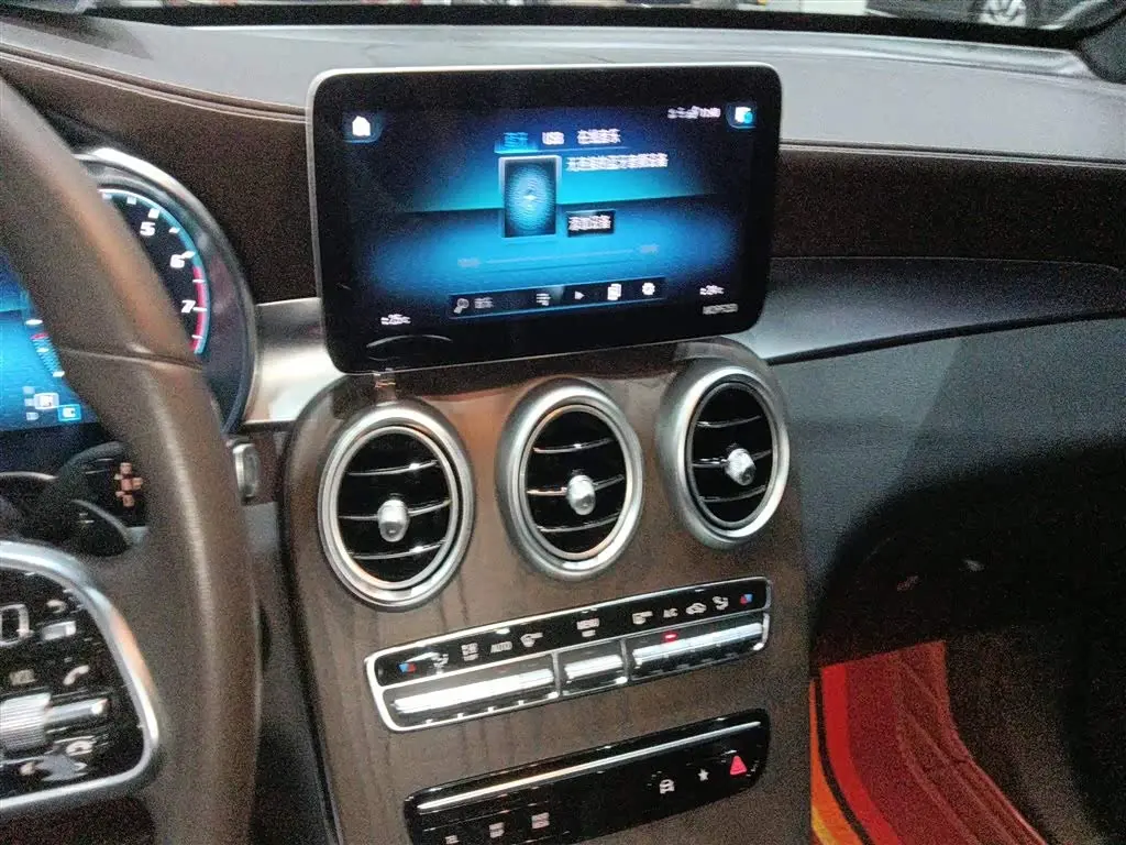 Mercedes-Benz GLC 2020 — Фото 13/20