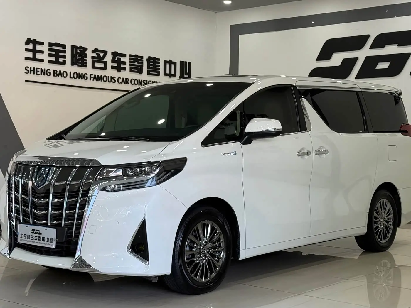 Toyota Alphard 2023 — Фото 3/20