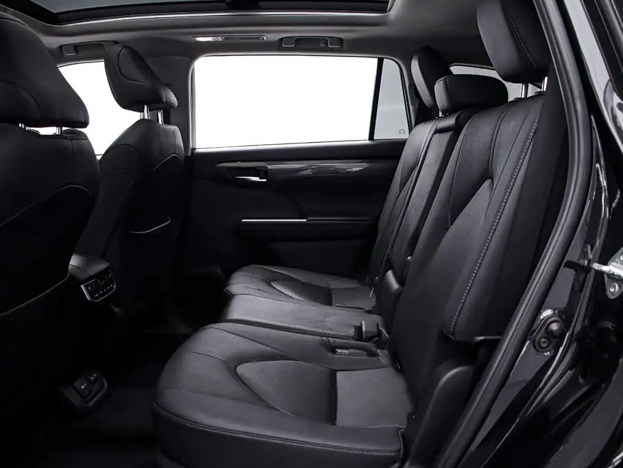 Toyota Highlander 2022 — Фото 16/20