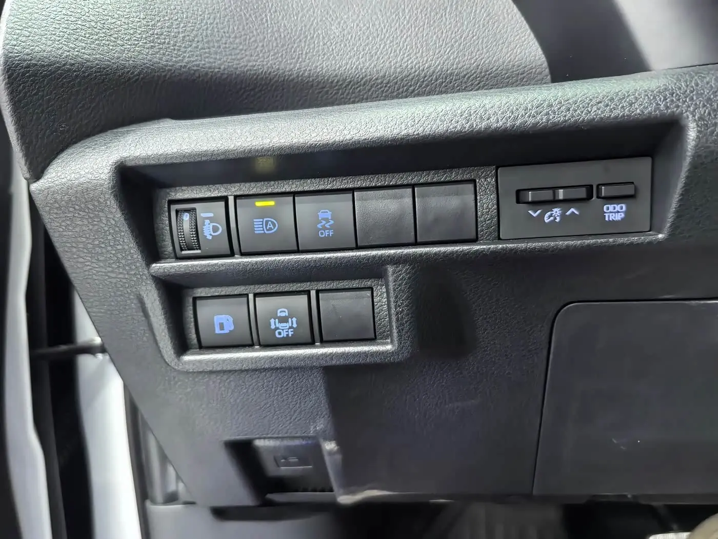 Toyota Sienna 2023 — Фото 11/19