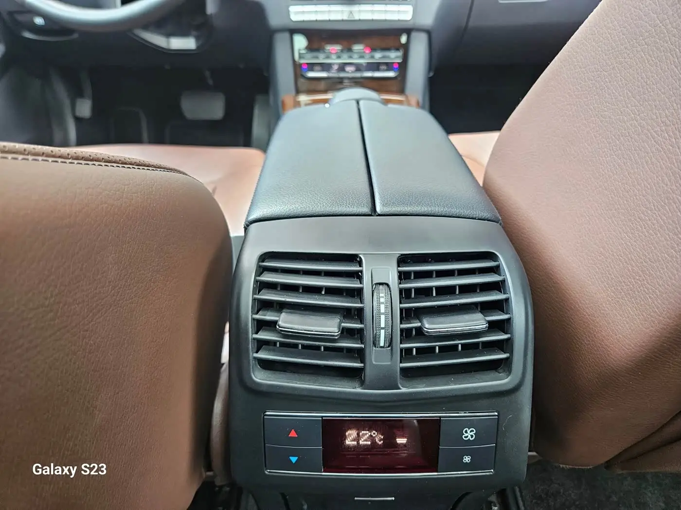 Mercedes-Benz E-Class 2014 — Şəkil 17/19