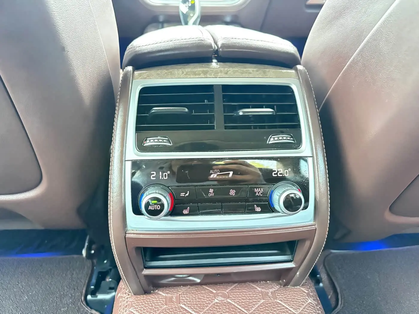 BMW 7 Series 2020 — Photo 18/20